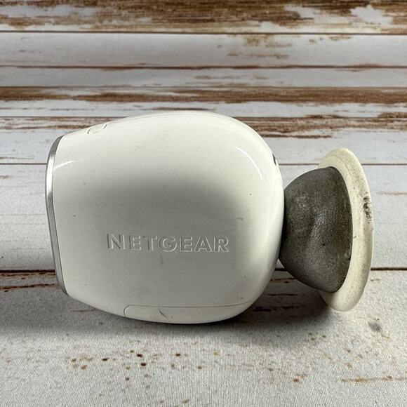 Netgear Arlo VMC3030 Add-on HD Indoor / Outdoor Security Camera - Picture 1 of 4